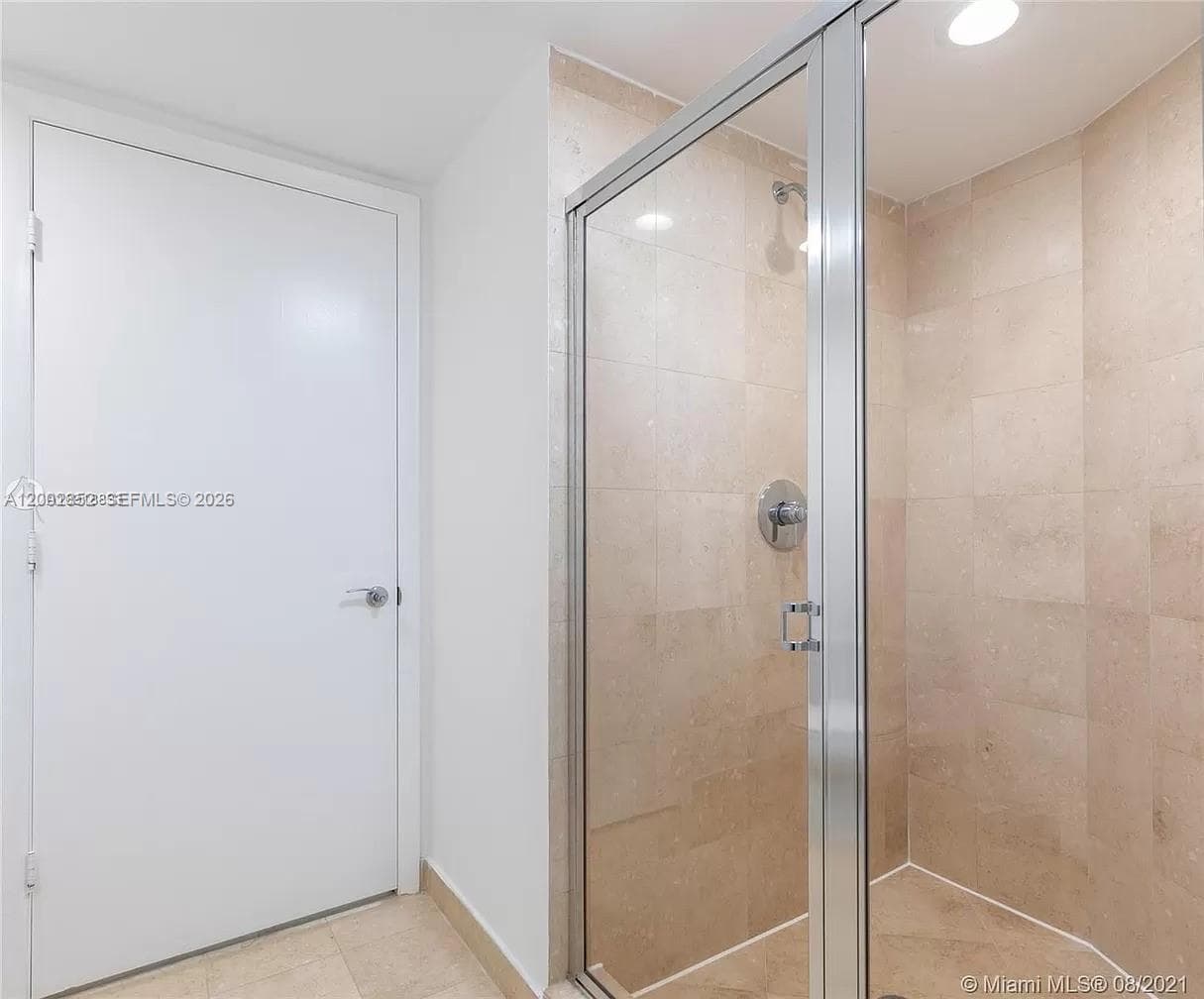 1830 Ocean Dr 1606 photo 12