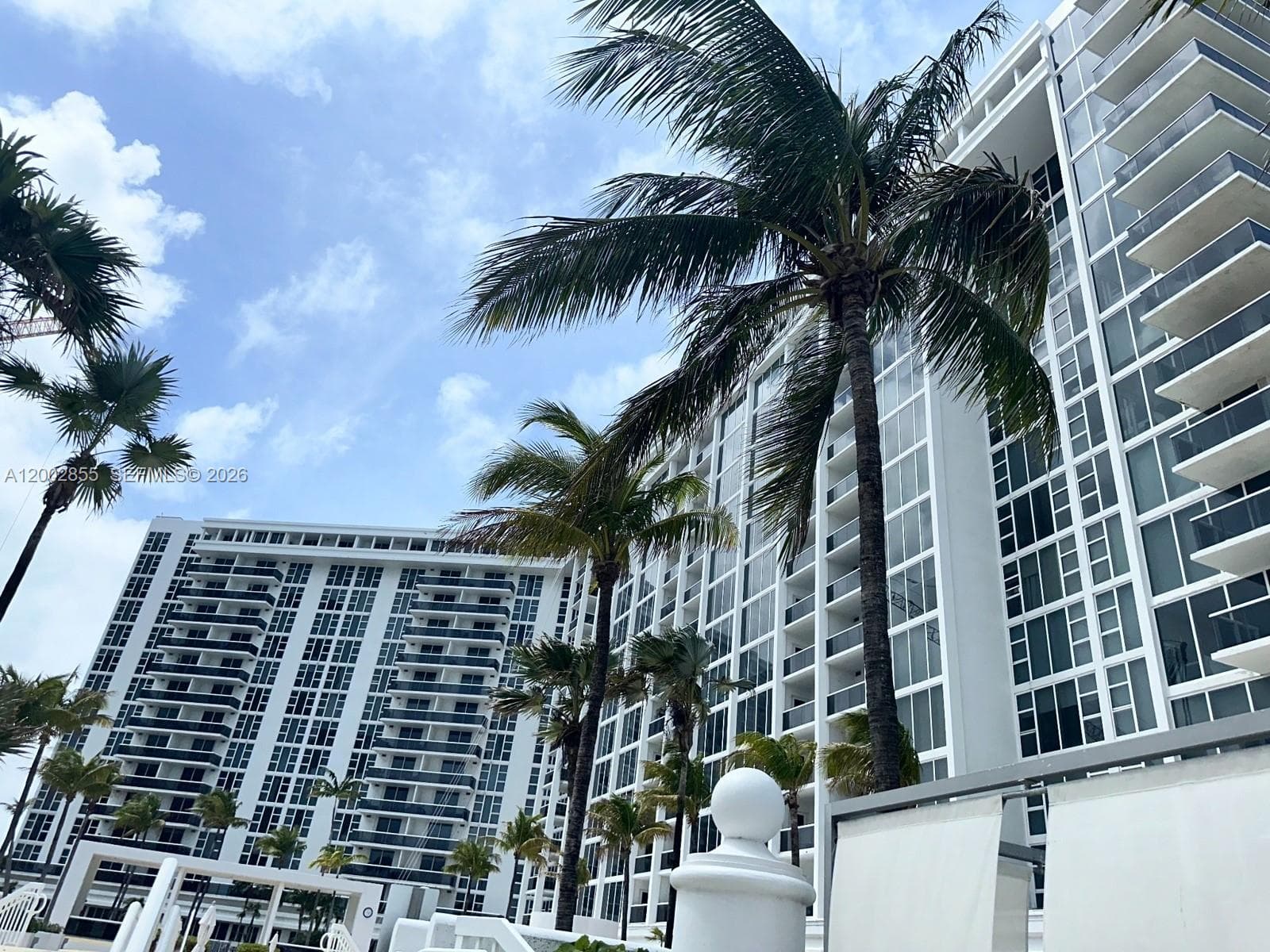 10275 Collins Ave 1428 photo 2