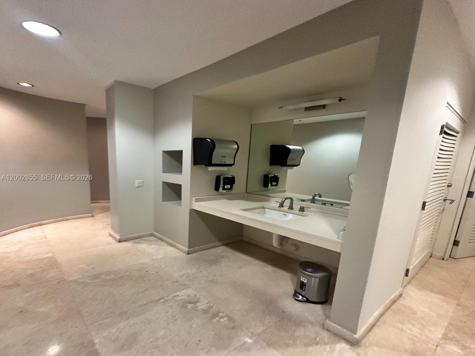 10275 Collins Ave 1428 photo 18