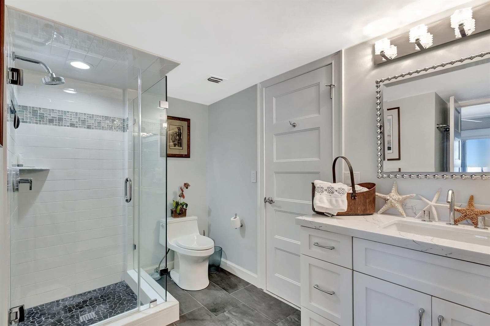 16910 Bay Street E E503 photo 7