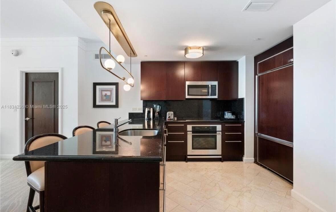 4391 Collins Avenue Unit 623 photo 9