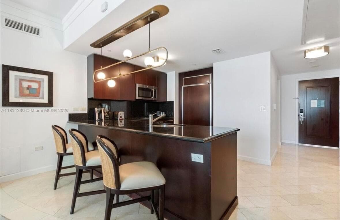 4391 Collins Avenue Unit 623 photo 11