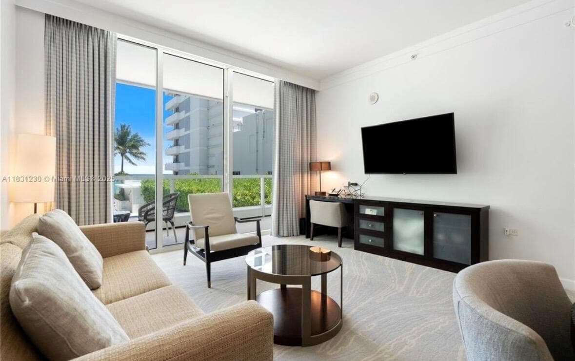 4391 Collins Avenue Unit 623 photo 4