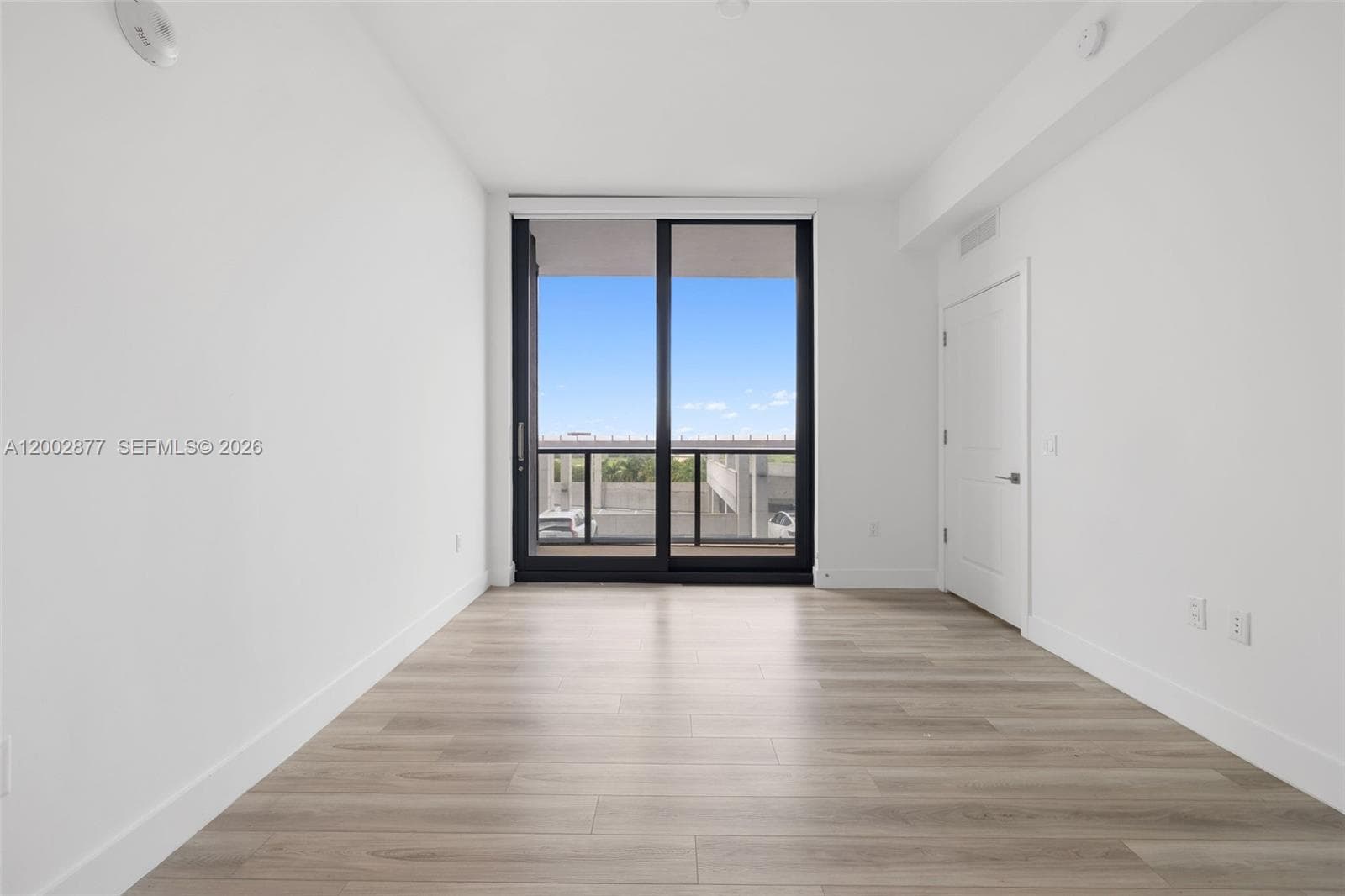 101 Diplomat Pkwy 805 photo 15