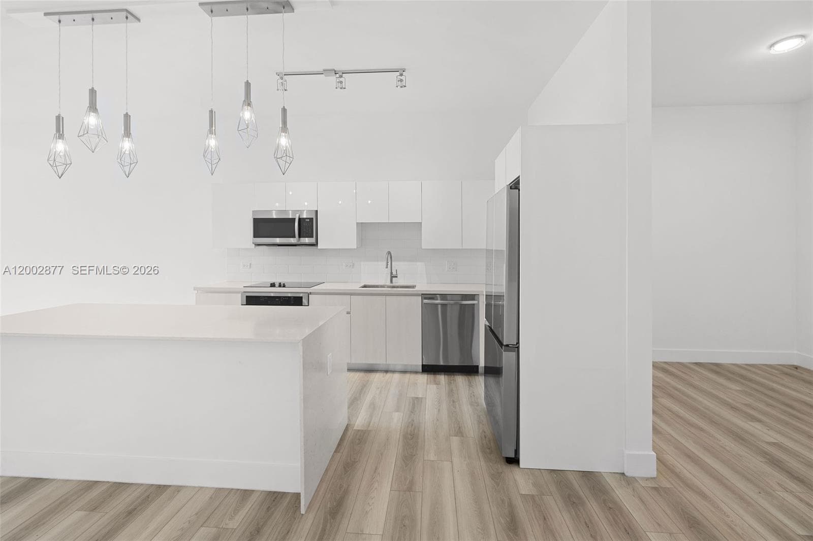 101 Diplomat Pkwy 805 photo 11