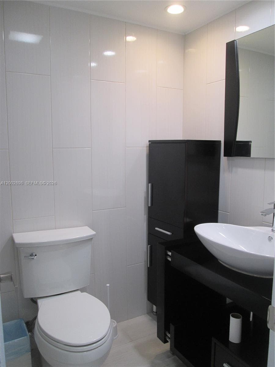 251 174th St 2208 photo 10