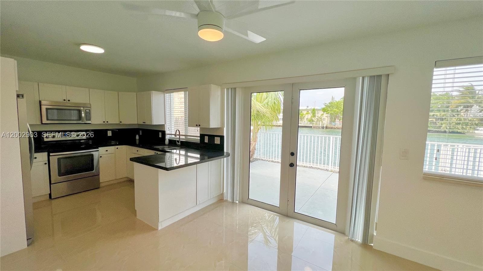 8235 Crespi Blvd 4 photo 1