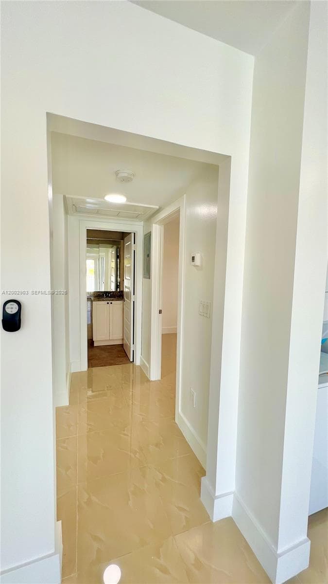 8235 Crespi Blvd 4 photo 10