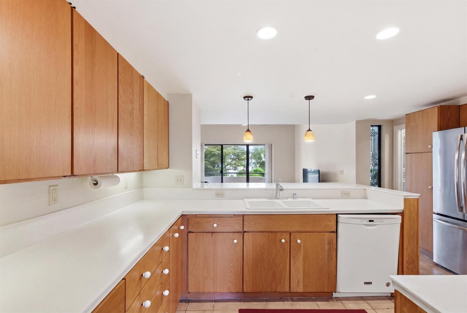 1109 E Marine Way E L4r photo 18