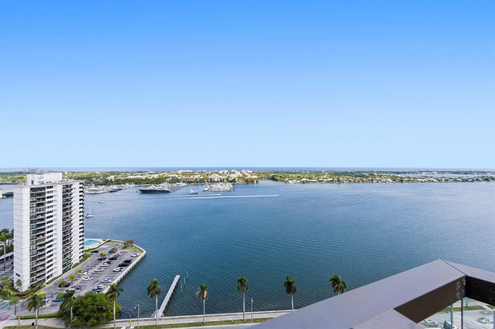 1333 S Flagler Drive 1702 photo 2