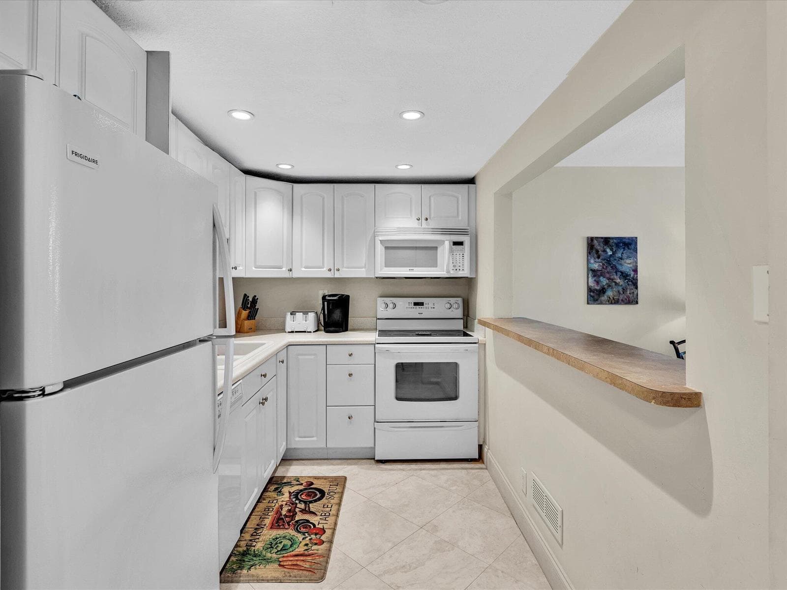 1421 S Ocean Boulevard 219 photo 2