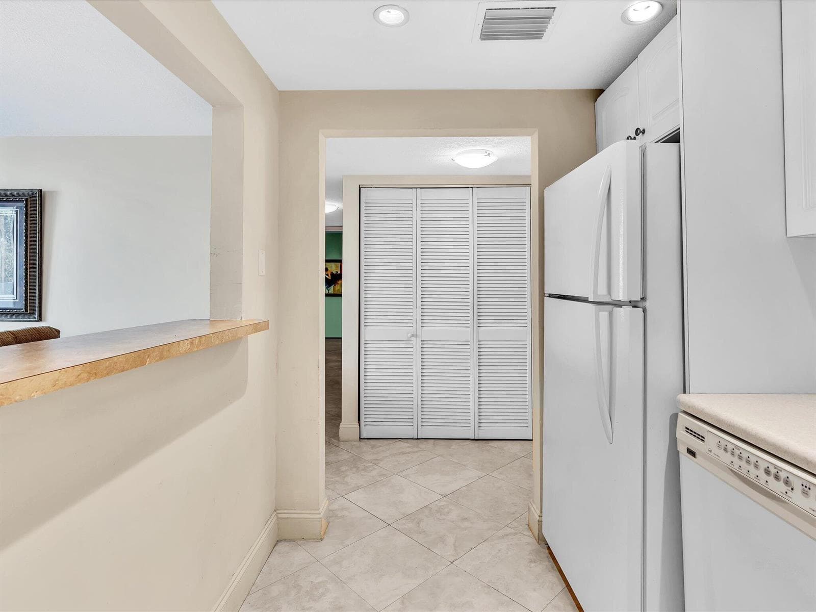 1421 S Ocean Boulevard 219 photo 3