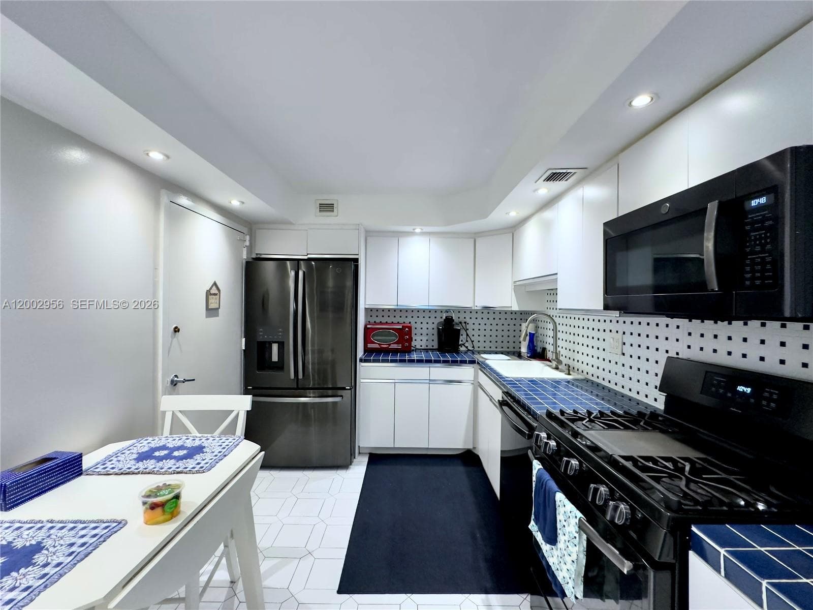 2030 Ocean Dr 1922 photo 17