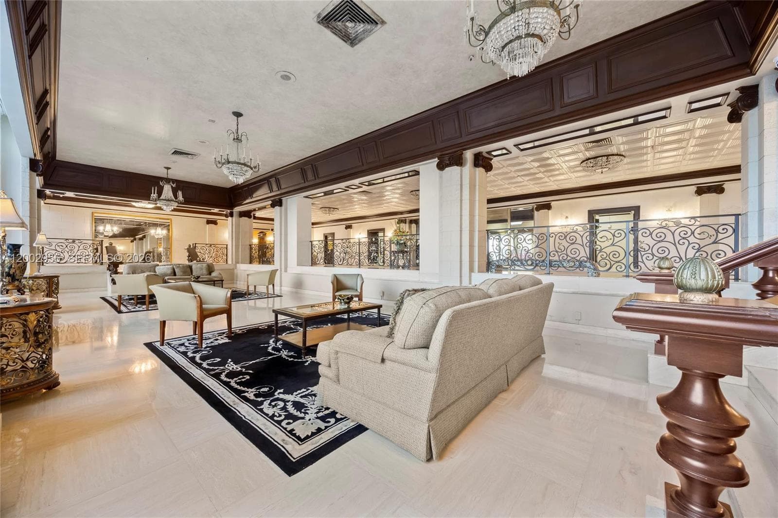 2030 Ocean Dr 1922 photo 25