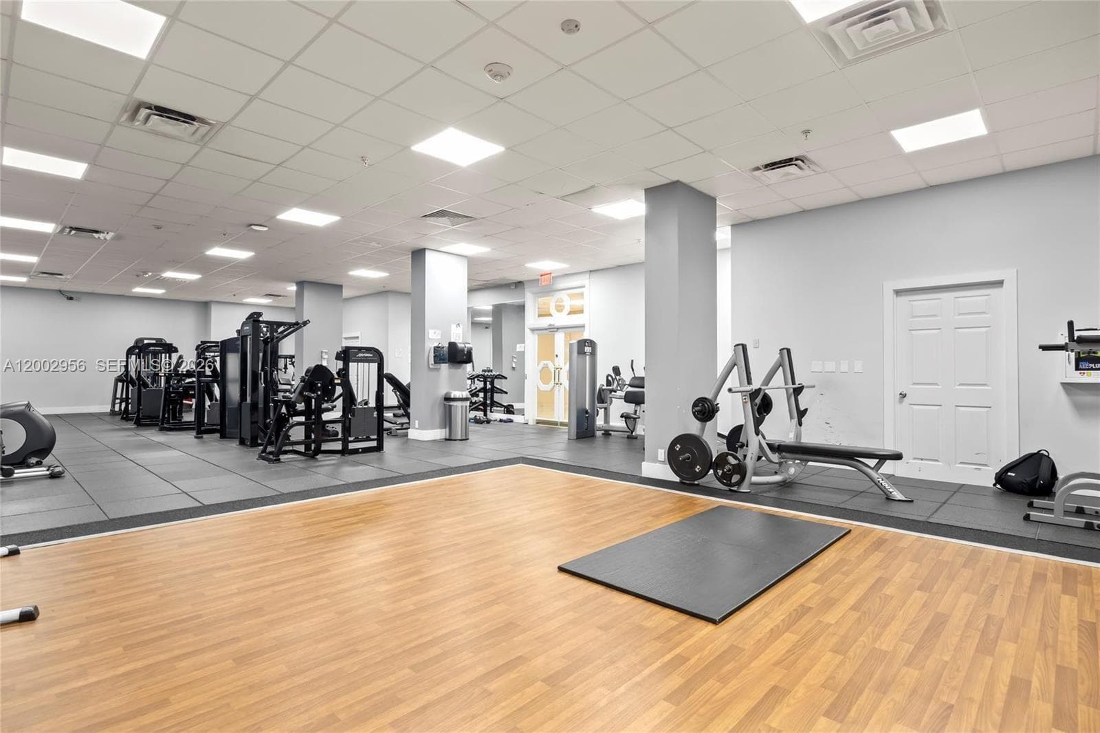 2030 Ocean Dr 1922 photo 21