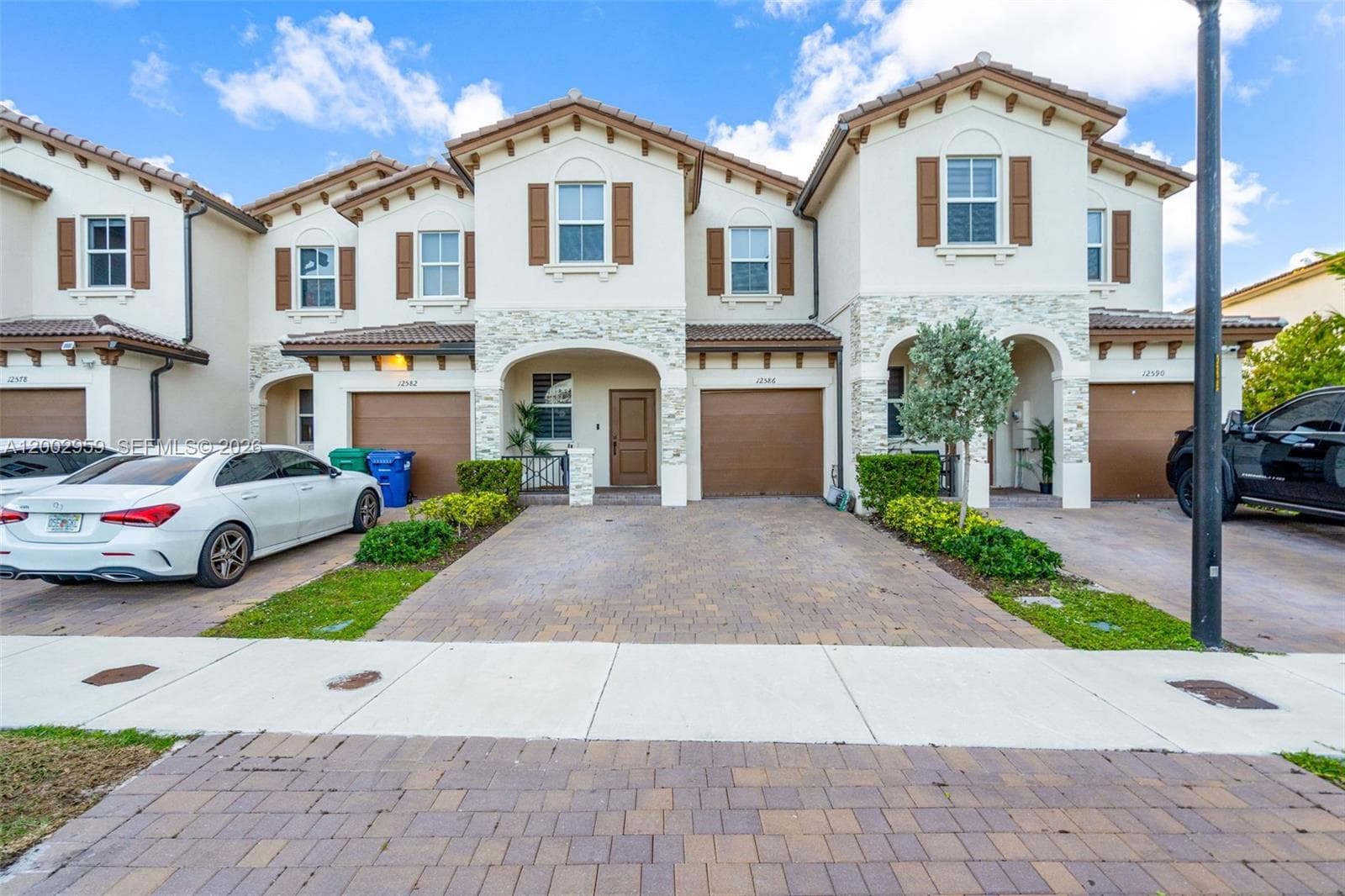 12586 22nd Pl photo 1