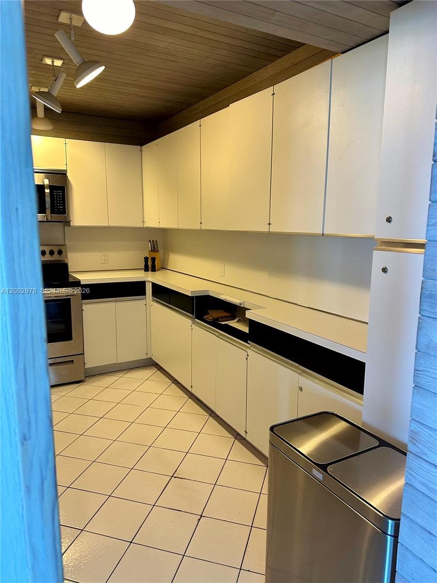100 bayview dr 1503 photo 13