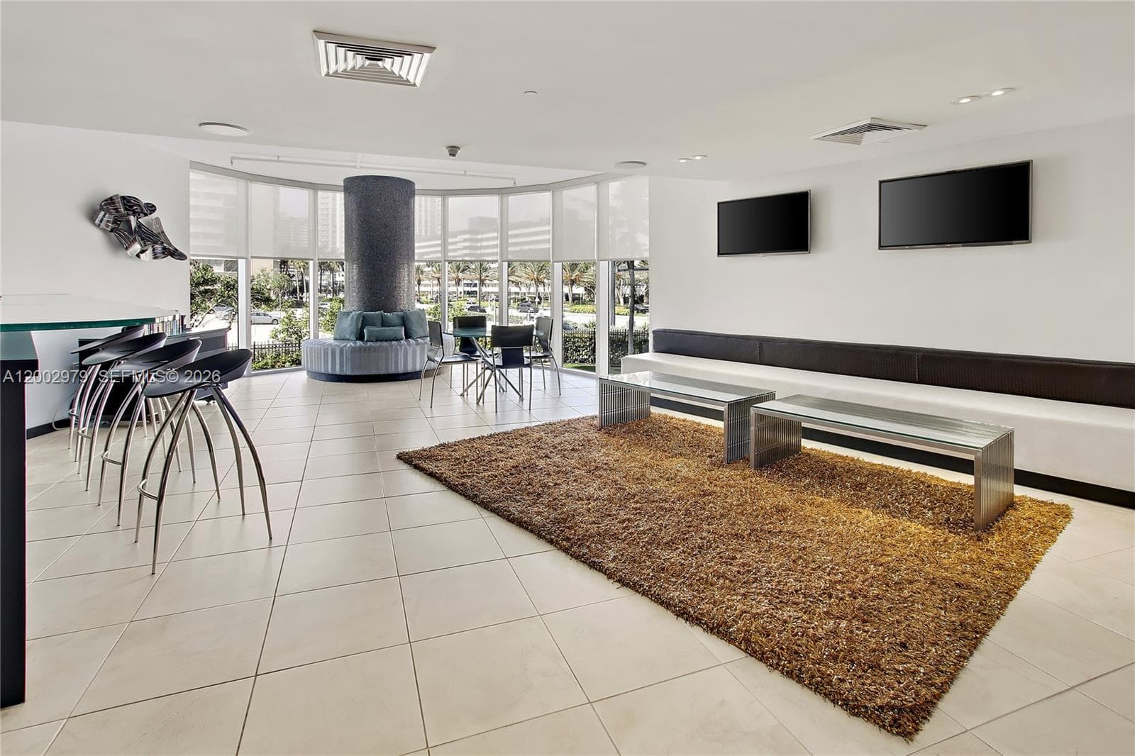 1850 Ocean Dr 805 photo 23