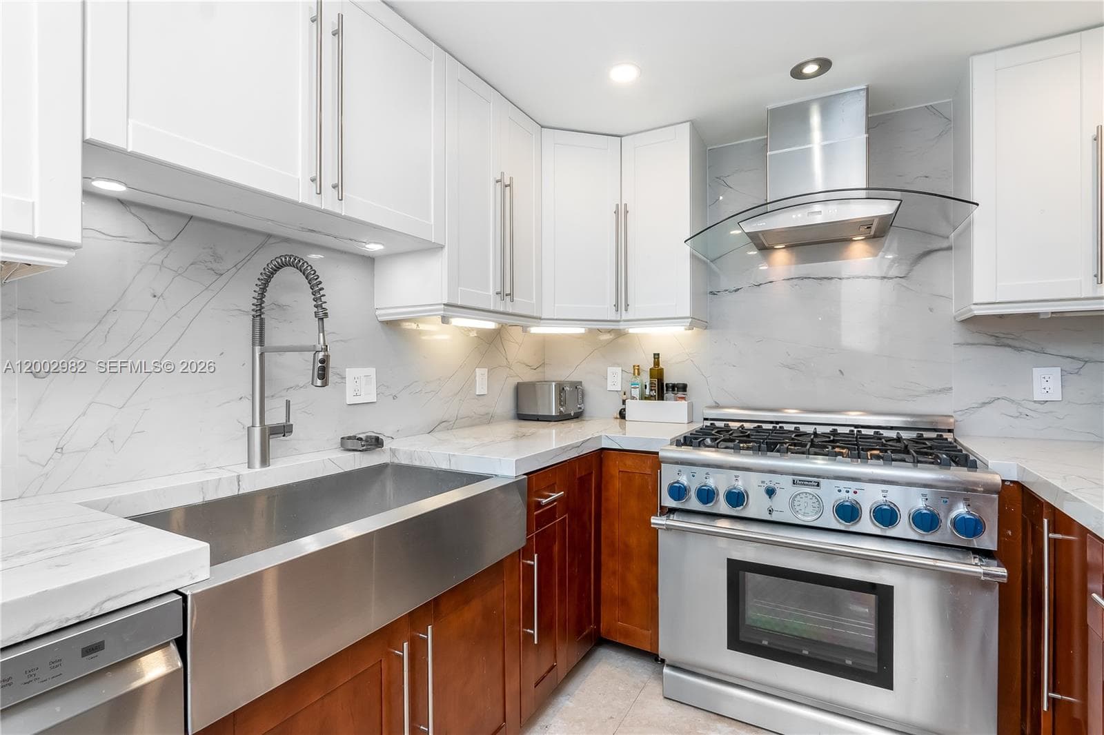 3140 Ocean Dr (Avail 7/15-11/15 flex) 606 photo 8