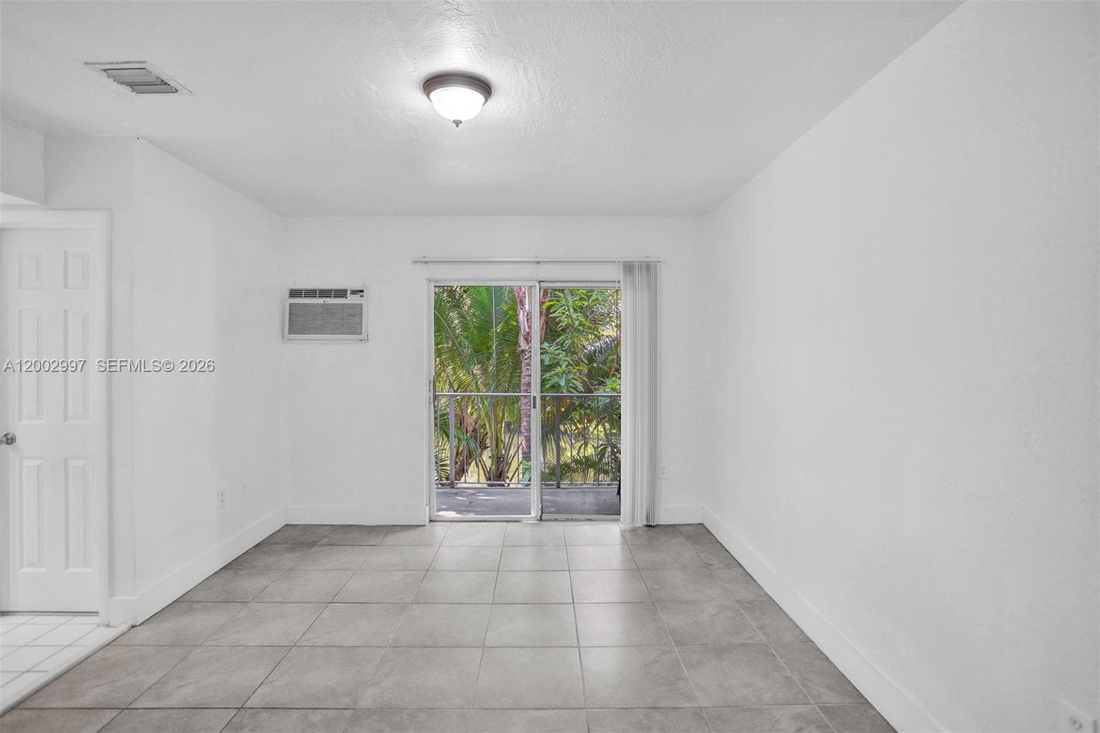 1860 Venice Park Dr 213 photo 6