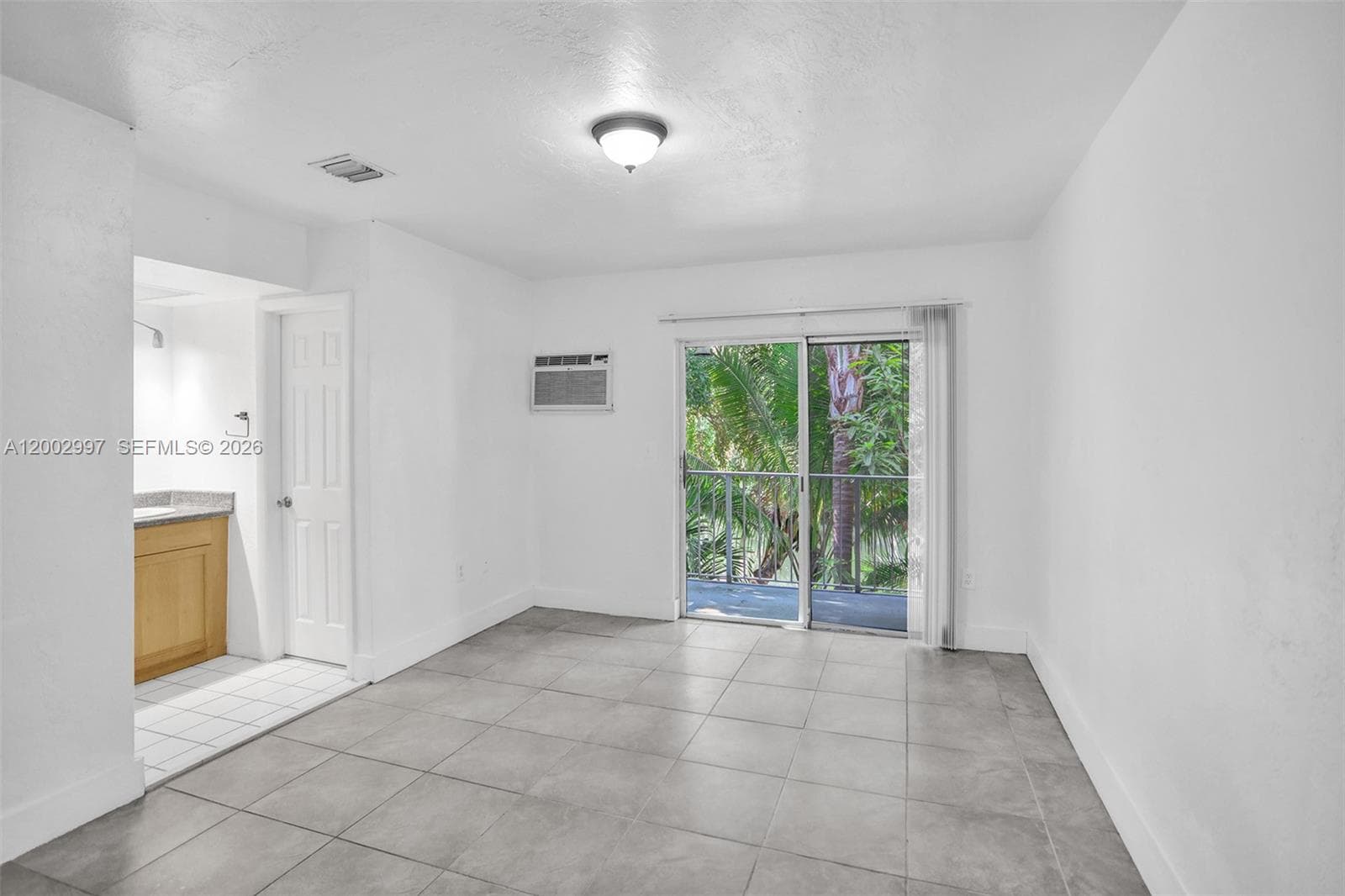 1860 Venice Park Dr 213 photo 9