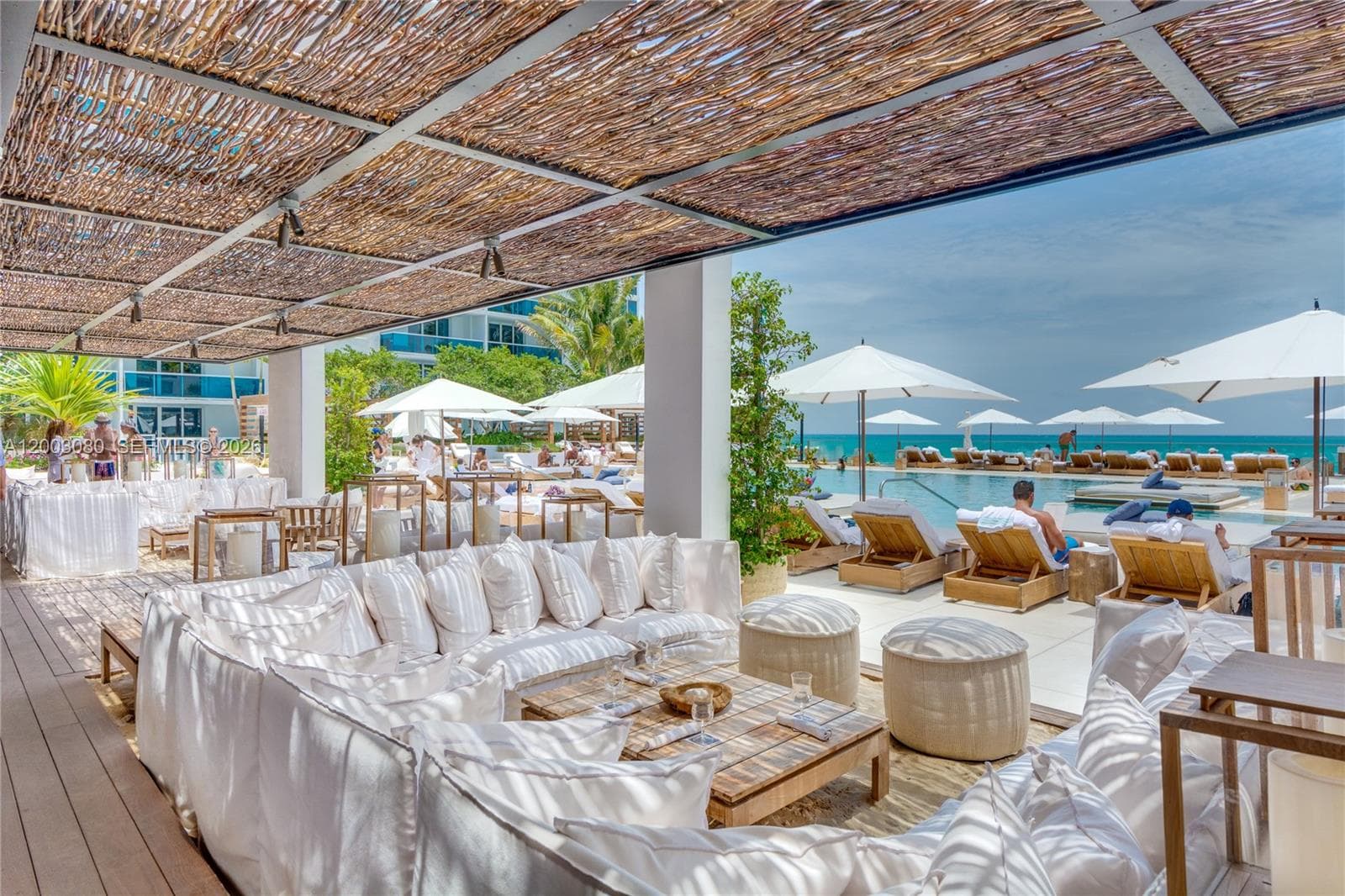 2301 Collins Ave 1009 photo 3