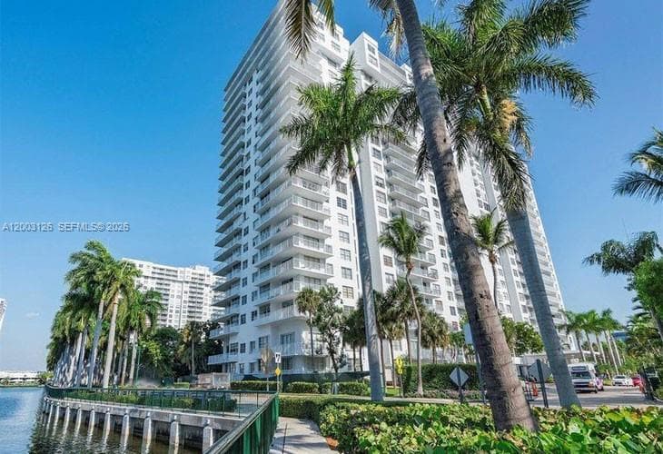 2851 183rd St 509E photo 16