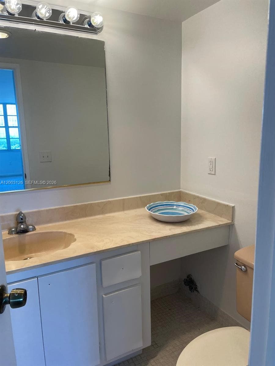 2851 183rd St 509E photo 3