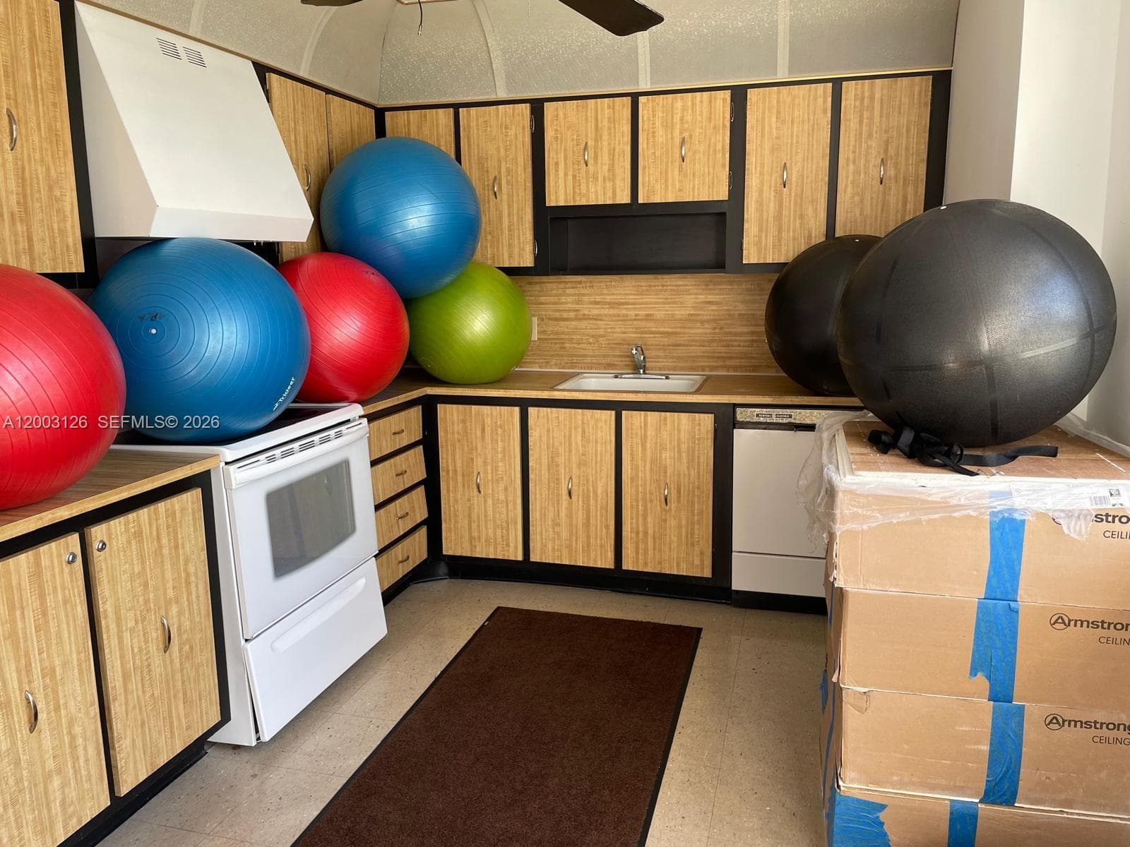 2851 183rd St 509E photo 1