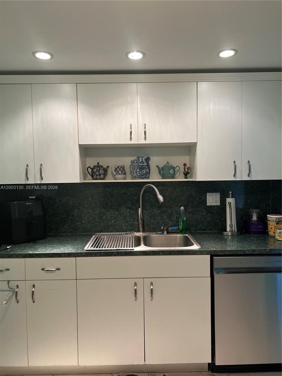 8335 72nd Ave 212D photo 16