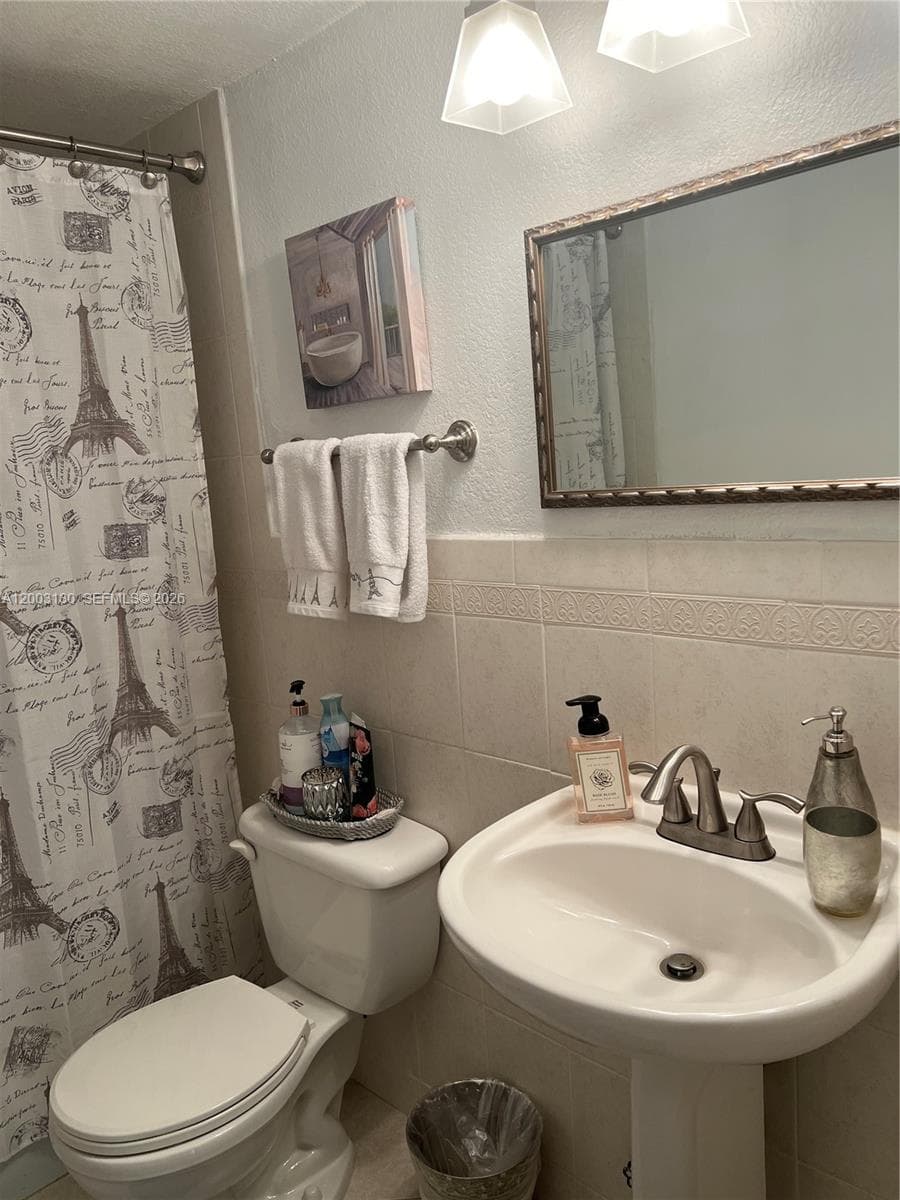 8335 72nd Ave 212D photo 18