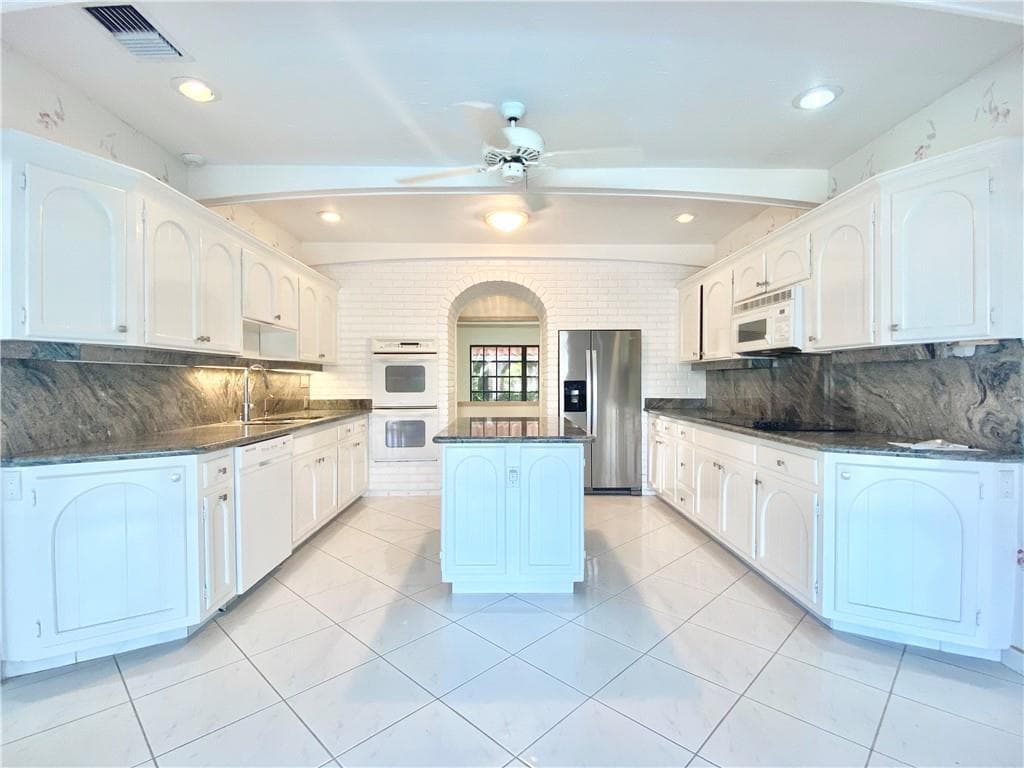 71 Bay Colony Drive photo 16