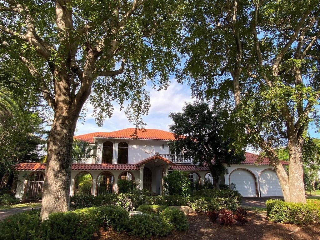 71 Bay Colony Drive 3