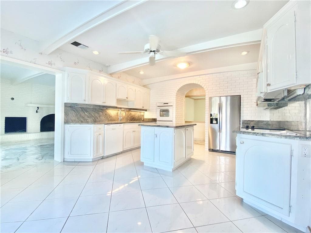 71 Bay Colony Drive photo 11