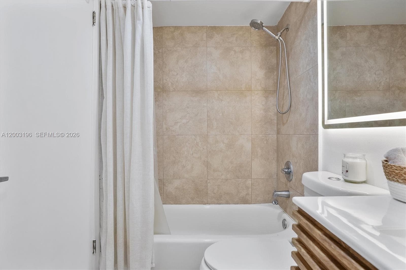 7501 Treasure Dr 4EF photo 9