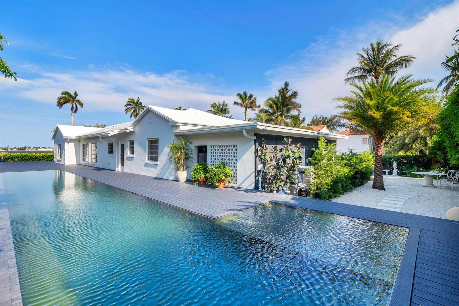 185 Almeria Road photo 5