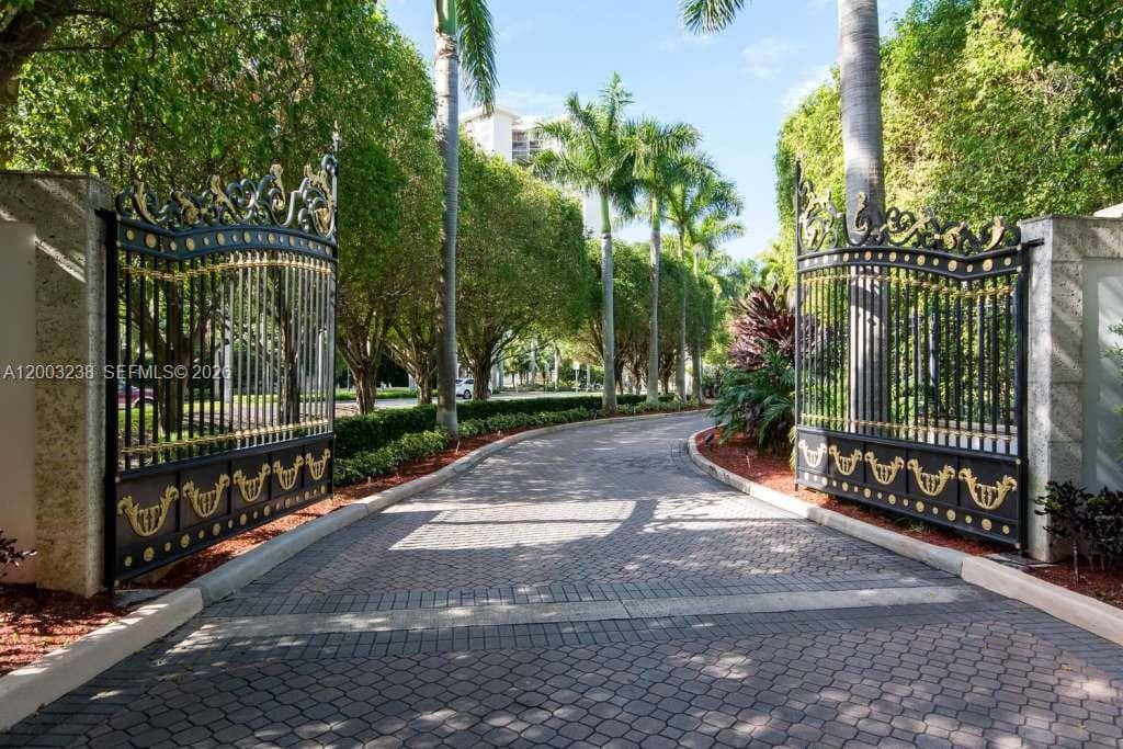 3201 183rd St 2502 photo 13