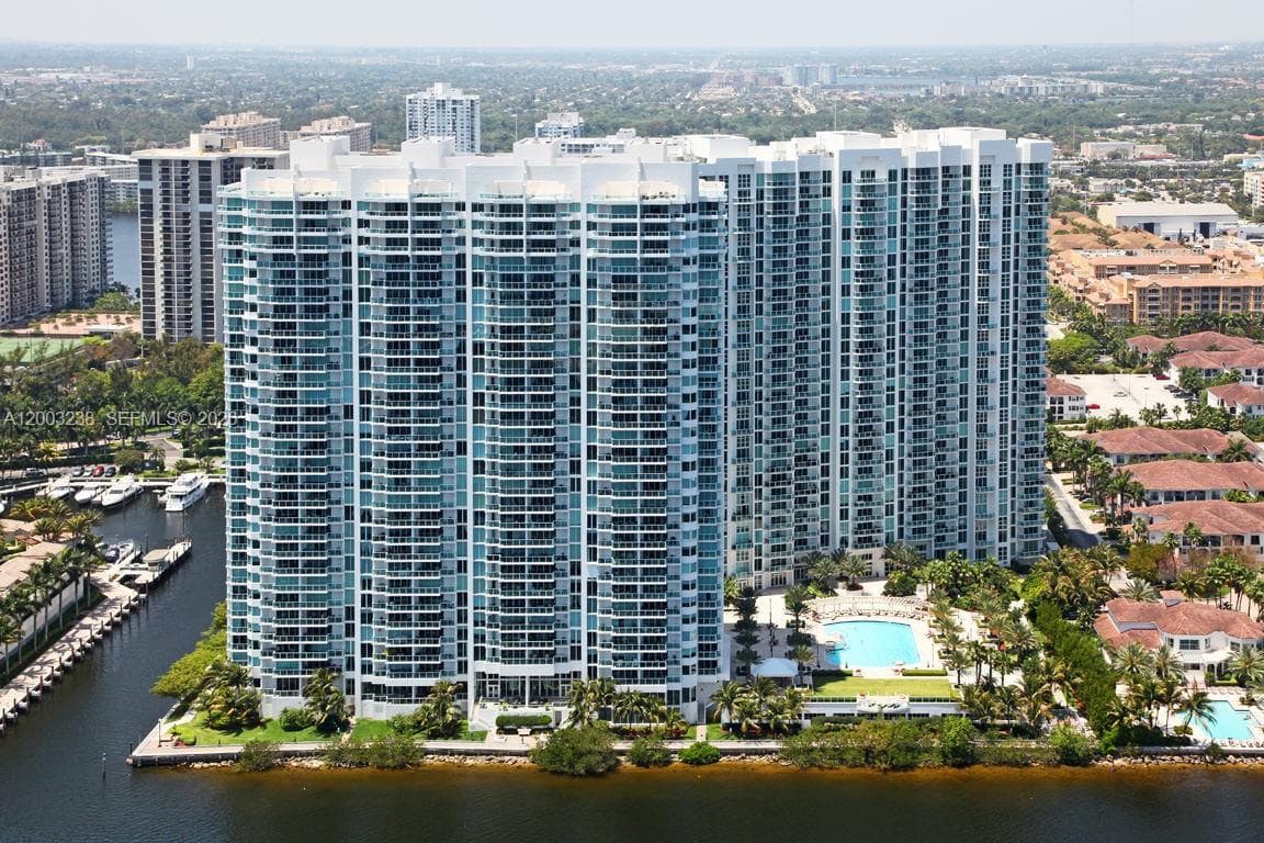 3201 183rd St 2502 photo 12