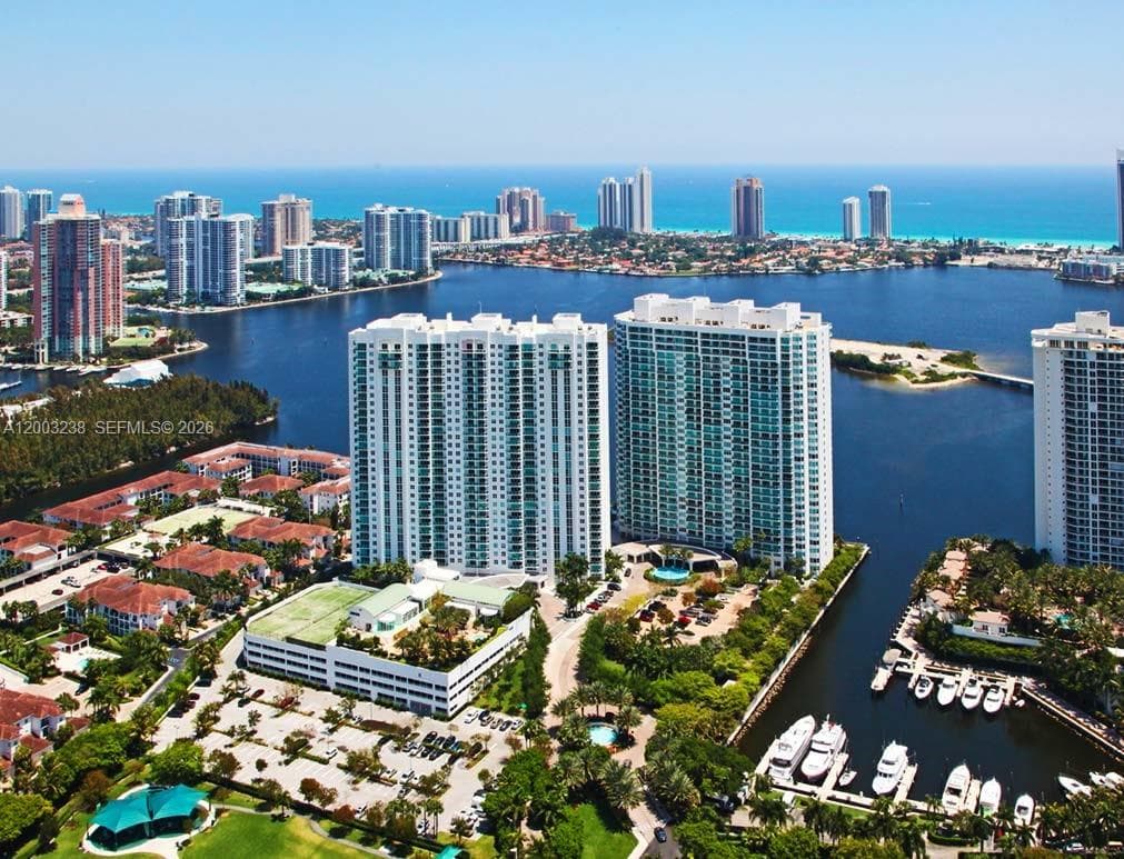 3201 183rd St 2502 photo 10