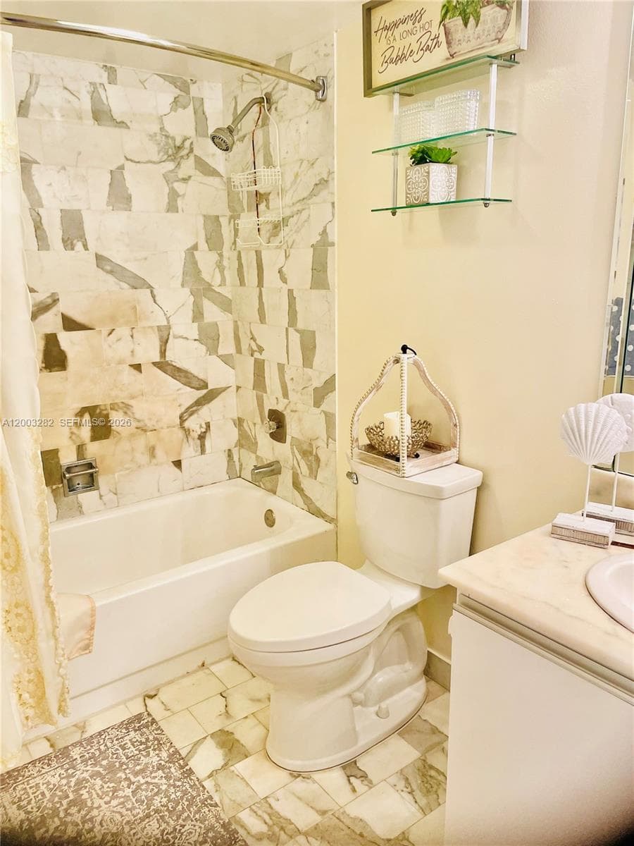 2555 Collins Ave 1805 photo 10