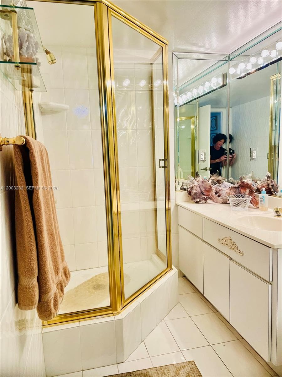 2555 Collins Ave 1805 photo 11