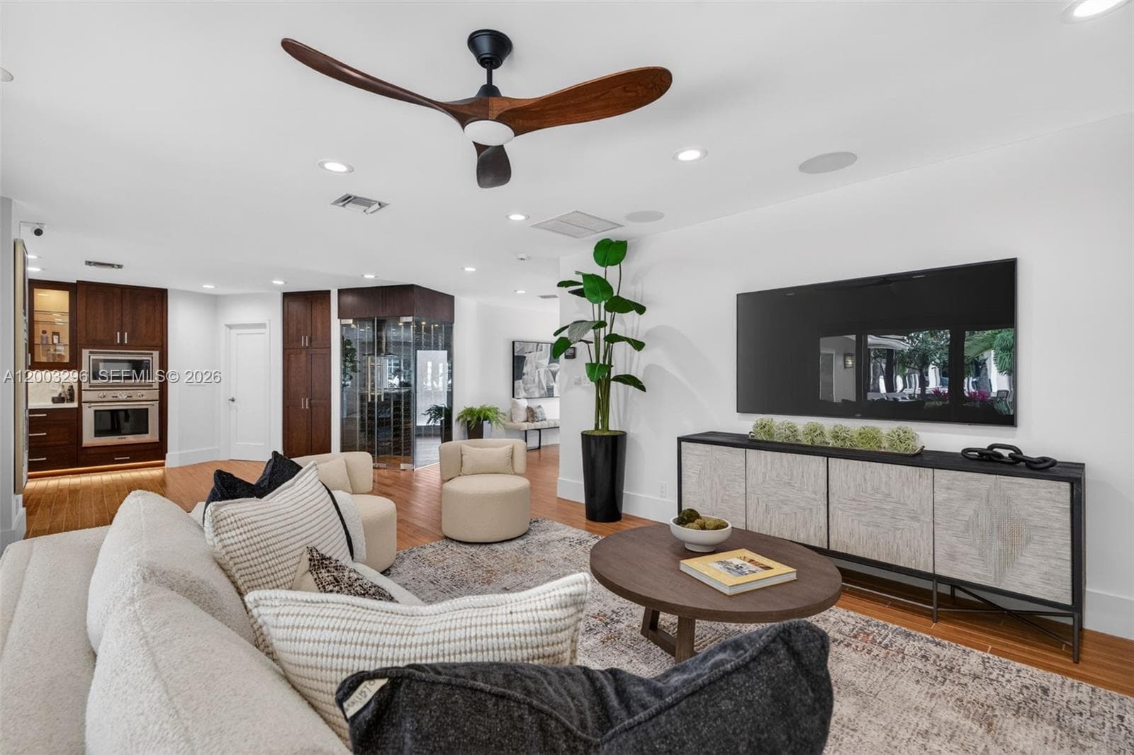 3050 41st St photo 5