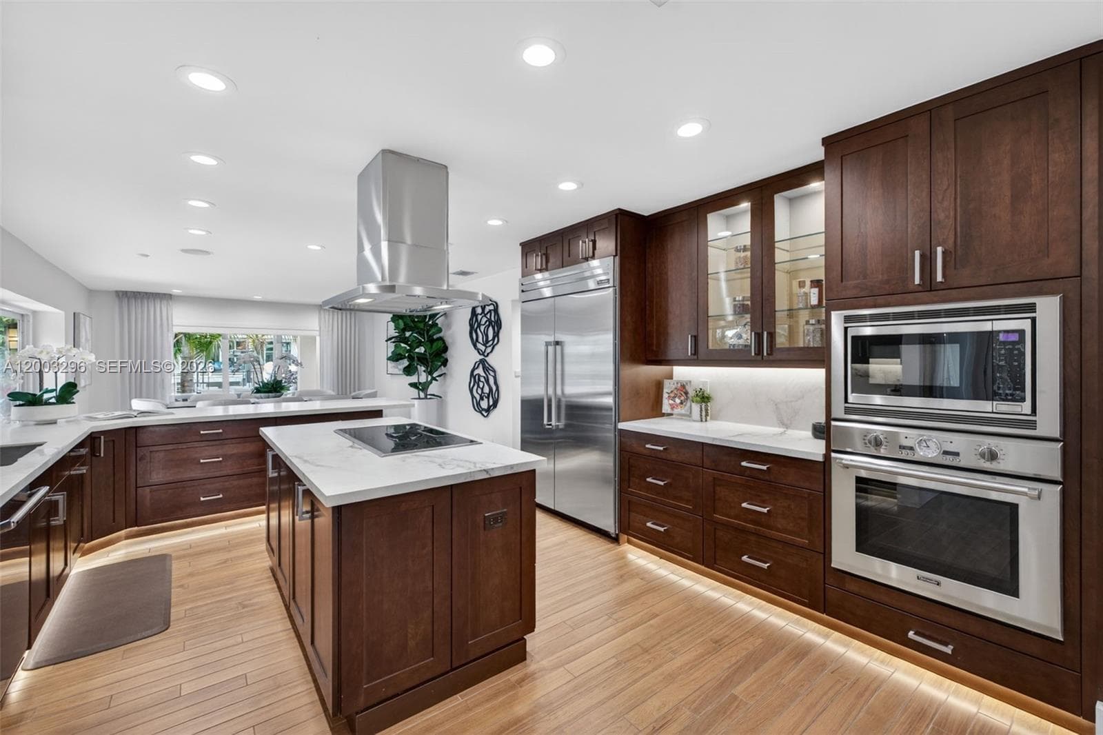 3050 41st St photo 9