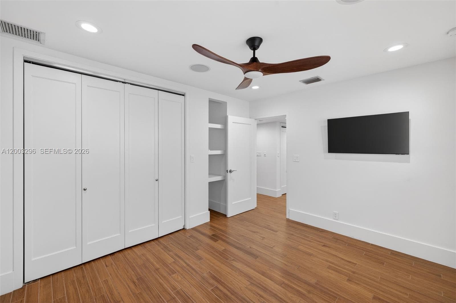 3050 41st St photo 14