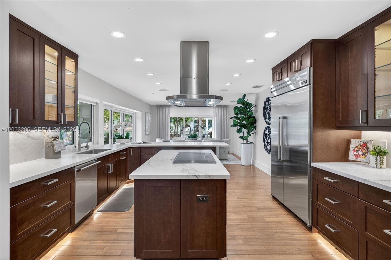 3050 41st St photo 8