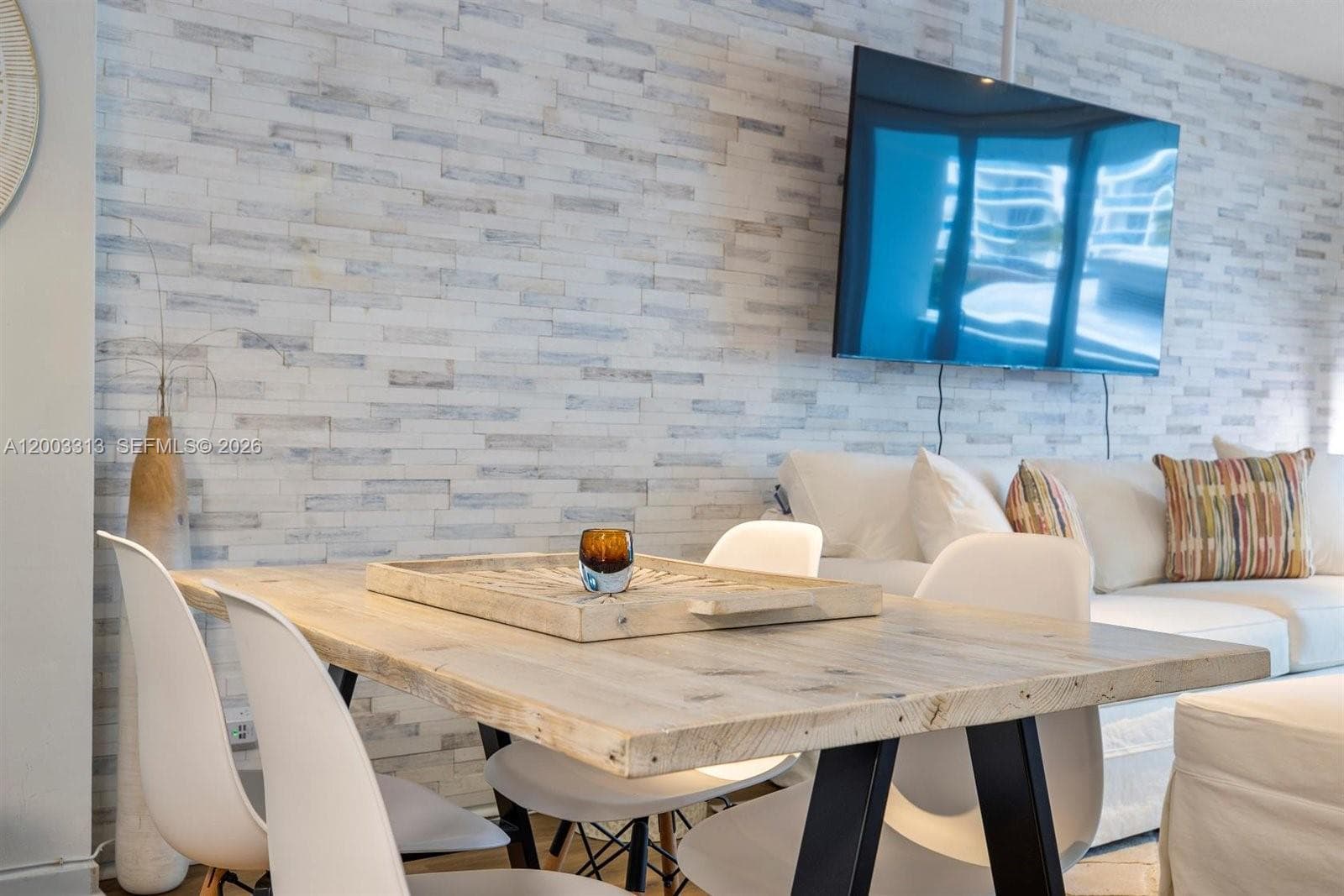 2301 Collins Ave 421 photo 6