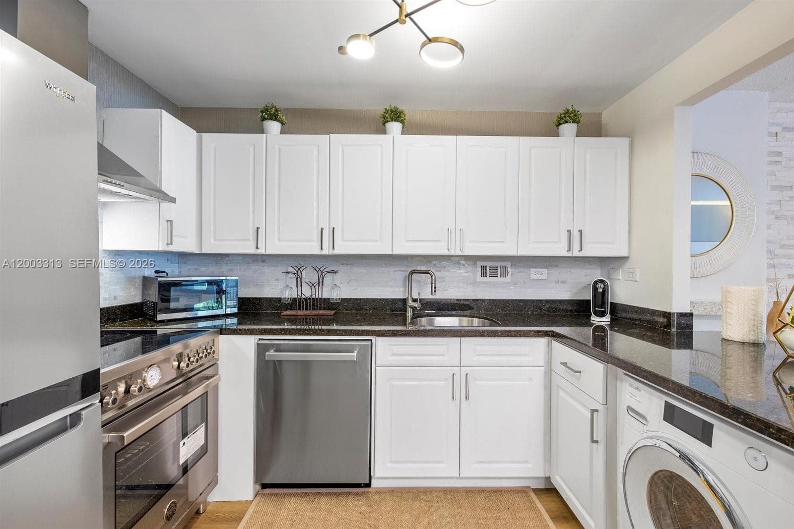 2301 Collins Ave 421 photo 12