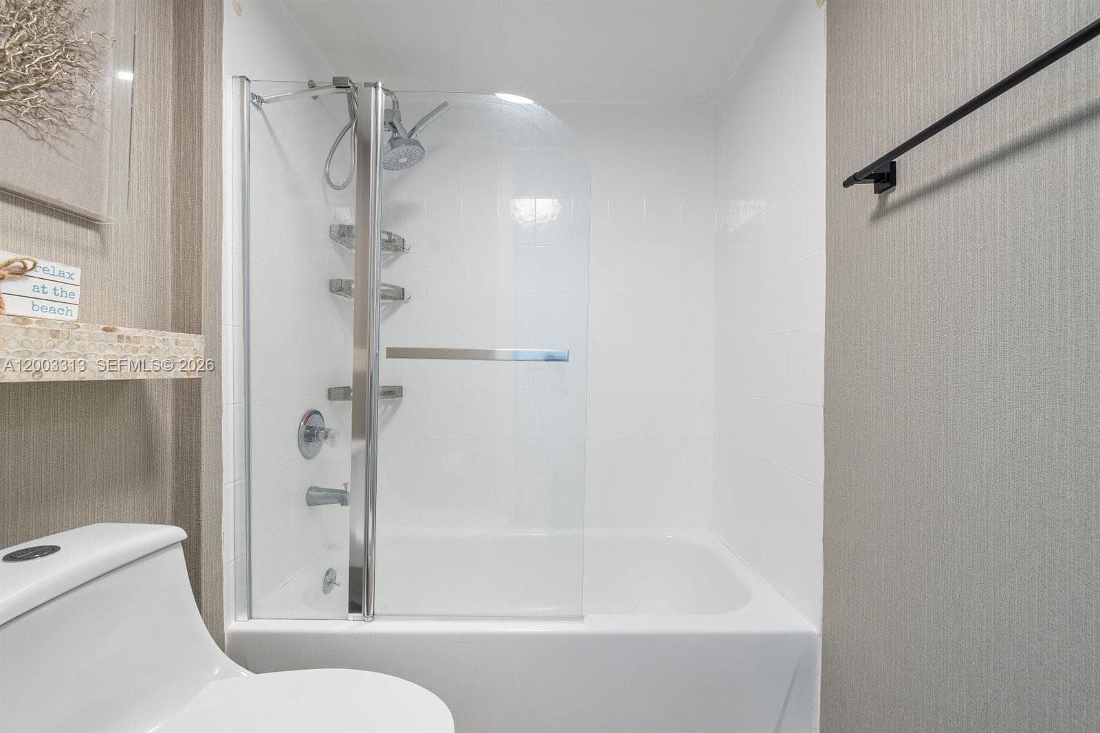 2301 Collins Ave 421 photo 18