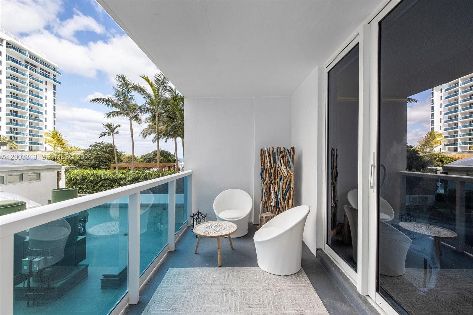 2301 Collins Ave 421 photo 8