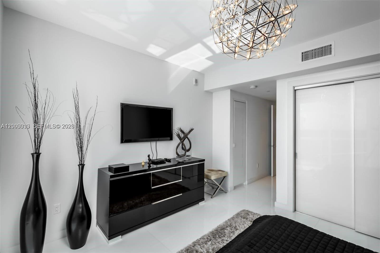 2711 Ocean Dr 2304 photo 21